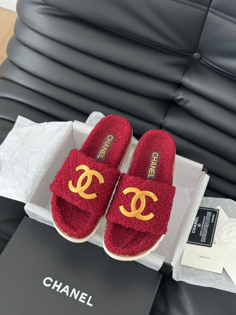 Ch**el slippers